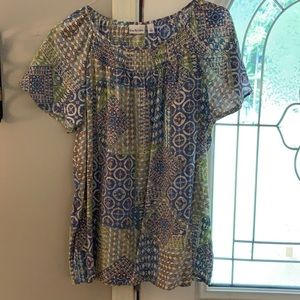 Cute top size L….
